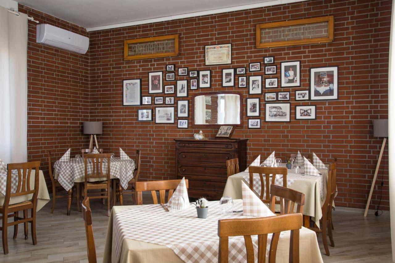 Locanda La Castellana Castello d'Agogna Extérieur photo